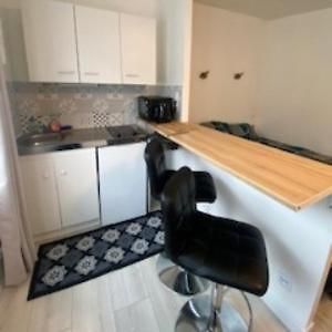 Studio Tt Confort Neuf Et Equipe Lejlighed Noyon Eksteriør billede